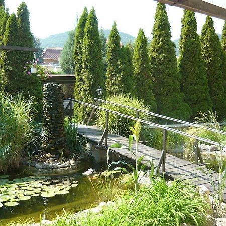 Agi Panzio Obuda Bed & Breakfast Budapesta Exterior foto
