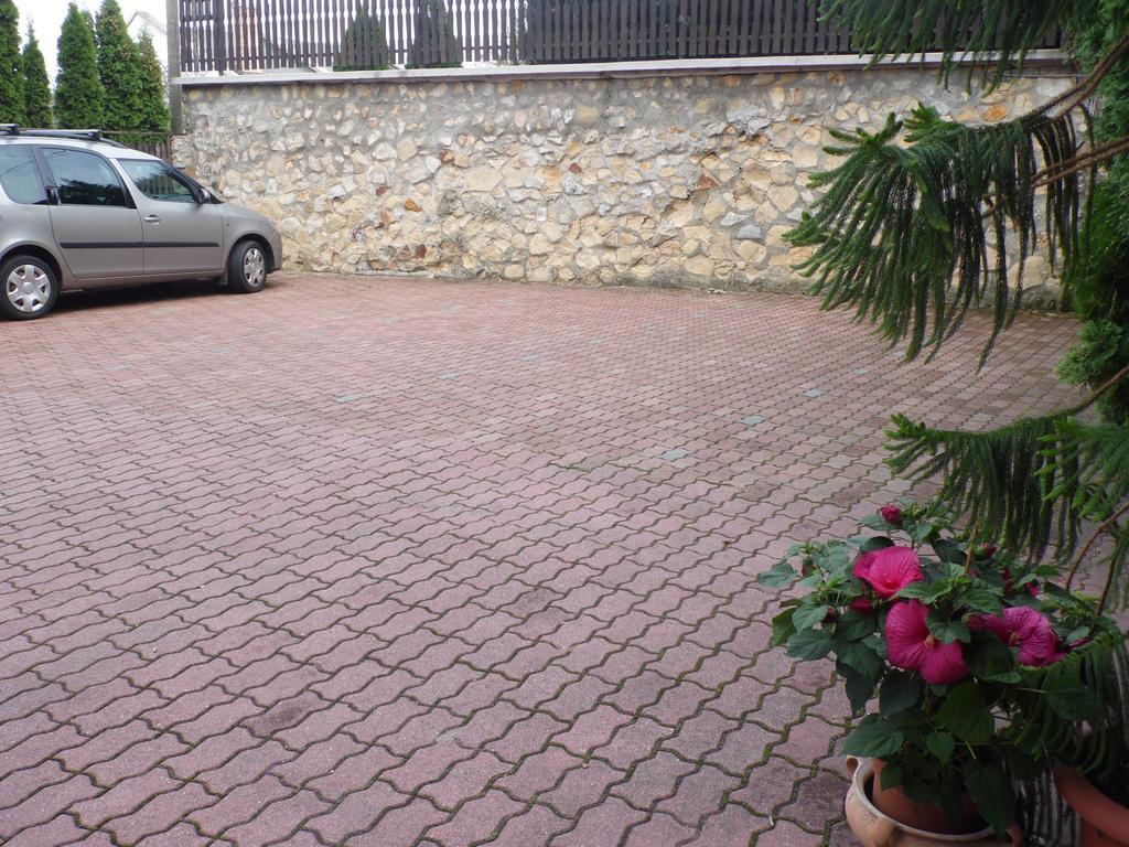 Agi Panzio Obuda Bed & Breakfast Budapesta Exterior foto