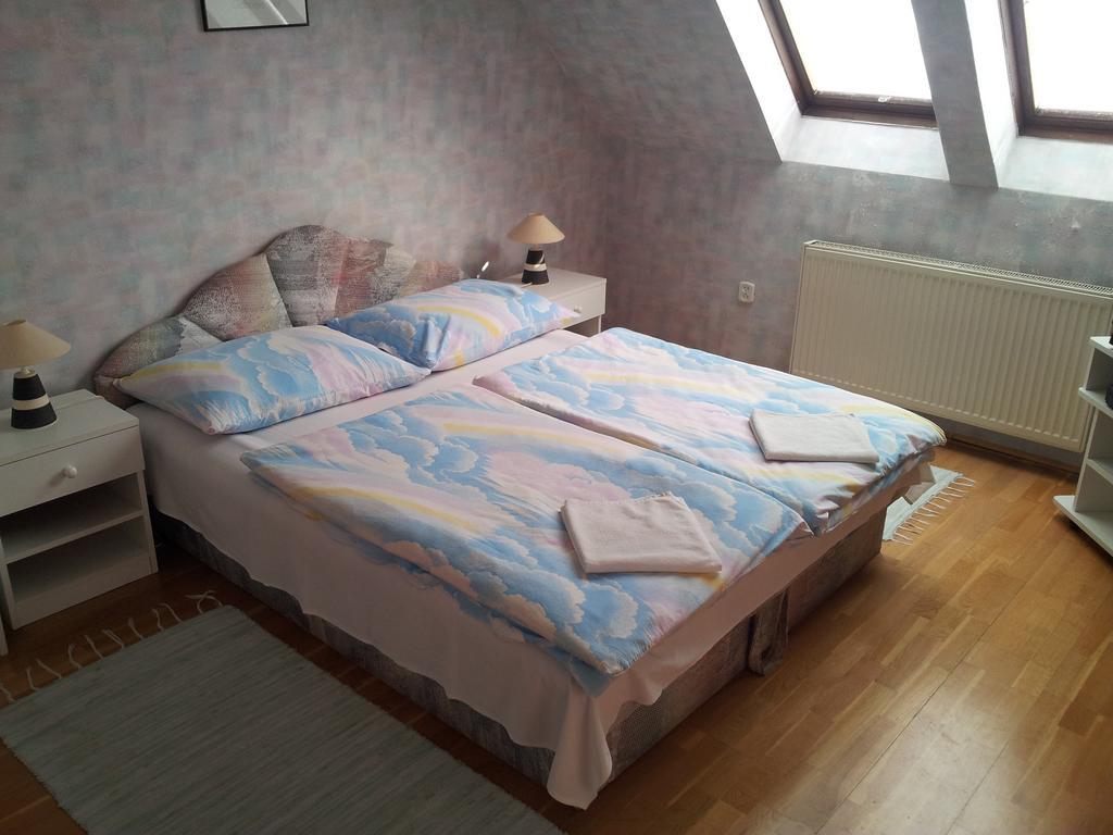 Agi Panzio Obuda Bed & Breakfast Budapesta Cameră foto