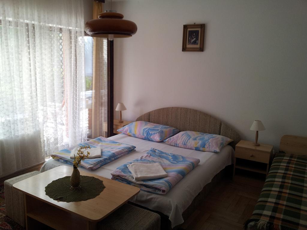 Agi Panzio Obuda Bed & Breakfast Budapesta Exterior foto